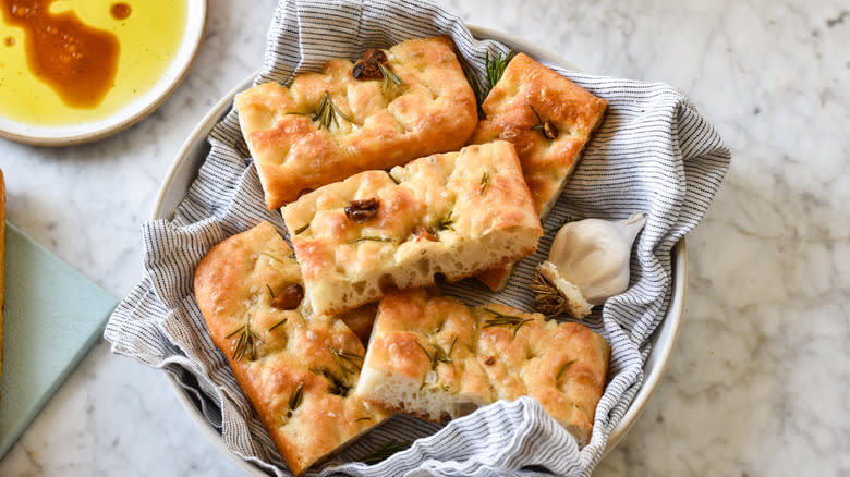 roasted garlic focaccia basket