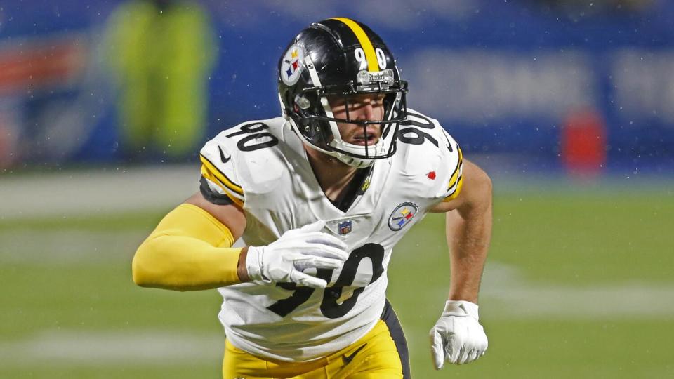 Pittsburgh Steelers outside linebacker T.J. Watt (90) rushes the passer.