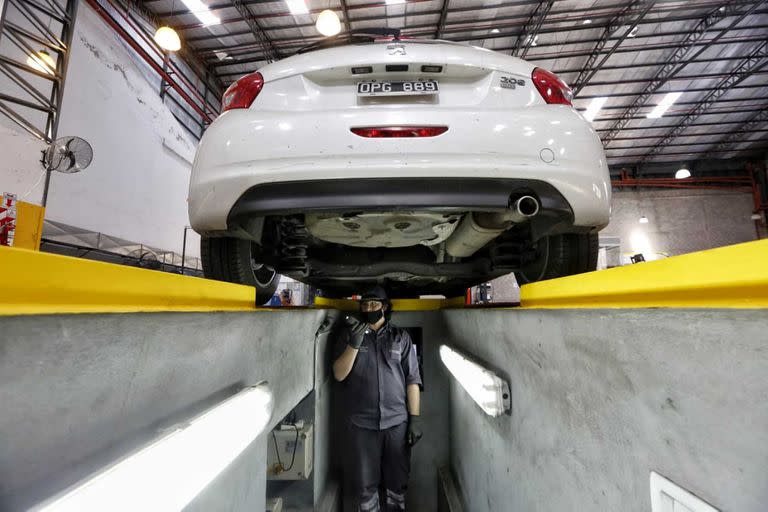 Planta de VTV (verificación técnica vehicular) en calle Donado al 900