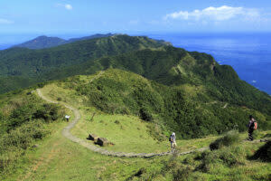 Hiking along the trails, visitors can set their eyes on the breathtaking views of the continuous mountains, (Photo courtesy of Shutterstock)