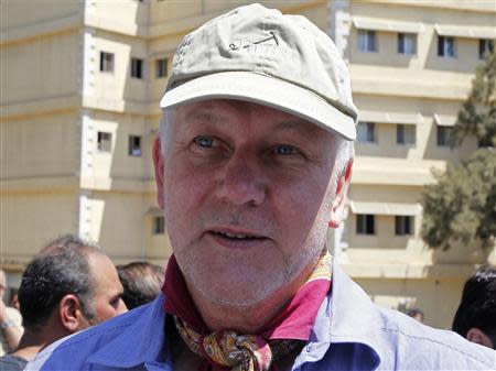 Ake Sellstrom, the head of a U.N. chemical weapons investigation team, stands outside Yousef al-Azma military hospital in Damascus August 30, 2013. REUTERS/Khaled al-Hariri