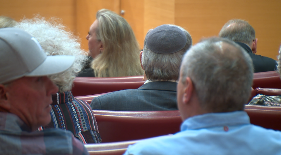 <em>On Wednesday, city leaders, including Las Vegas City Councilwoman Victoria Seaman and Las Vegas Mayor Carolyn Goodman met with members of the Jewish community to mark Jewish American Heritage Month. (KLAS)</em>
