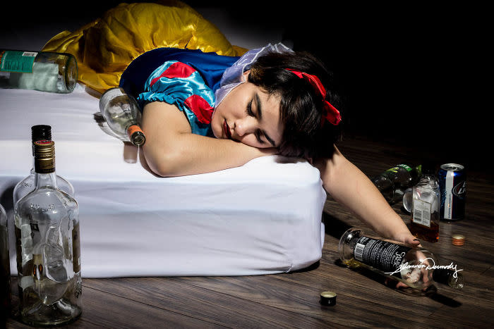 Snow White / alcoholismo