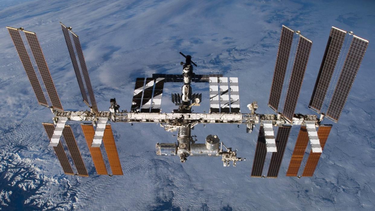 Auf der ISS sind derzeit zwei Amerikaner und ein Russe stationiert.