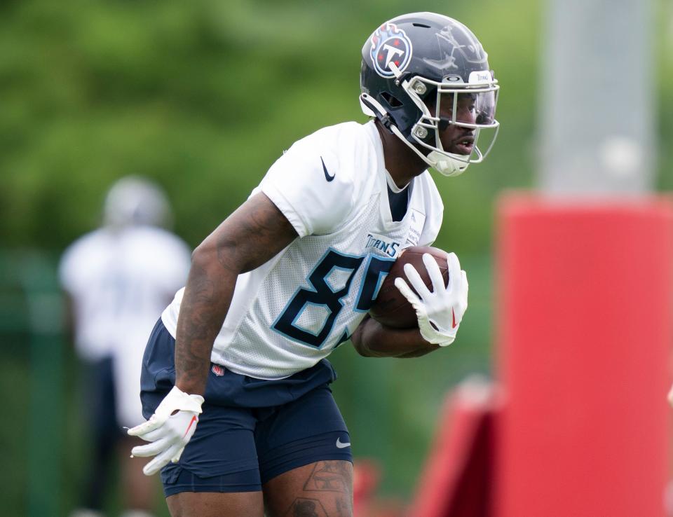 Tennessee Titans tight end Chig Okonkwo (85) races up the field during practice at Saint Thomas Sports Park Tuesday, May 24, 2022, in Nashville, Tenn. 