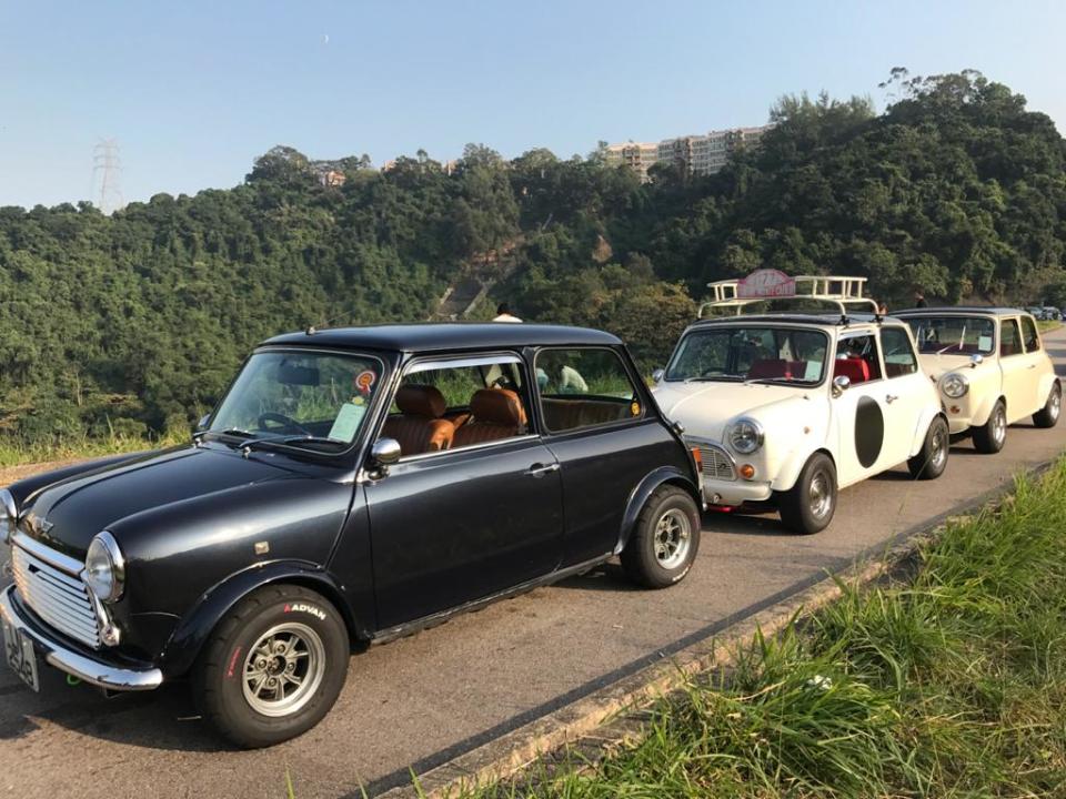 水壩上道路有唔少車友會駕車前來。