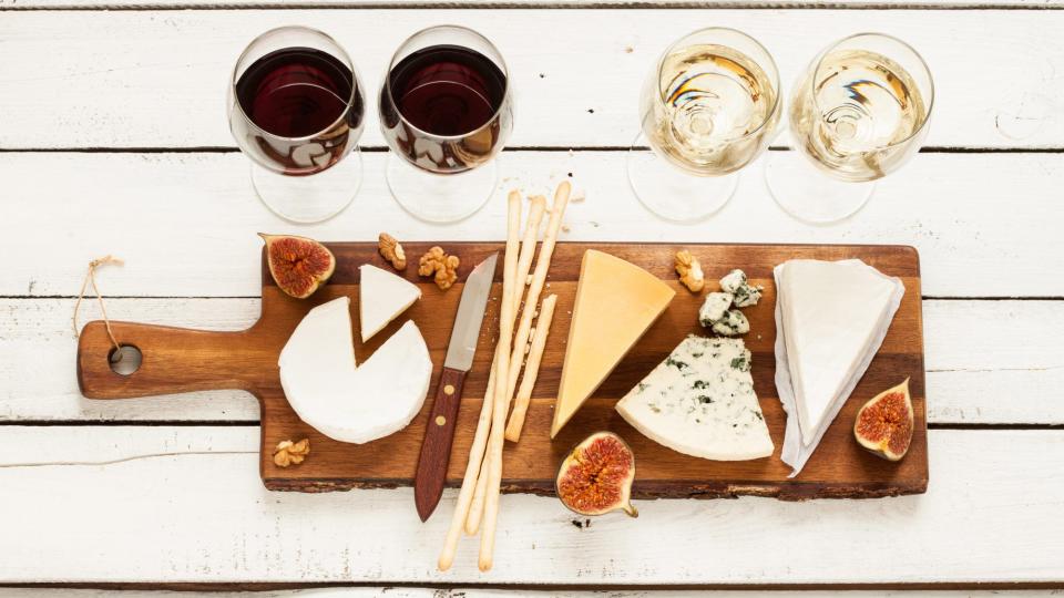 cheese platter with wine: wine and cheese pairing mistakes