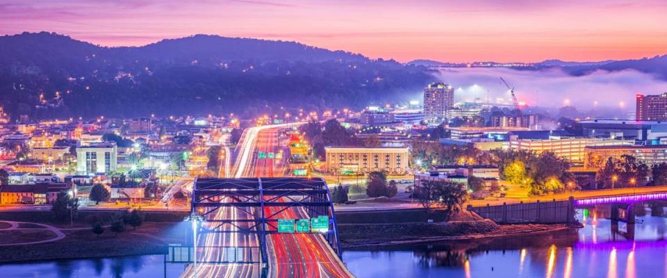 Charleston, West Virginia, USA skyline at dawn.