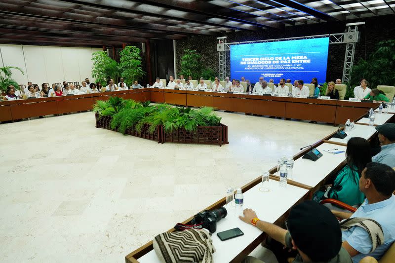 FILE PHOTO: Cuba hosts talks between Colombia's government and ELN rebel group