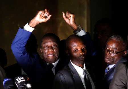 Zimbabwe's former vice president Emmerson Mnangagwa, who is due to be sworn in to replace Robert Mugabe as President, addresses supporters in Harare, Zimbabwe, November 22, 2017. REUTERS/Mike Hutchings