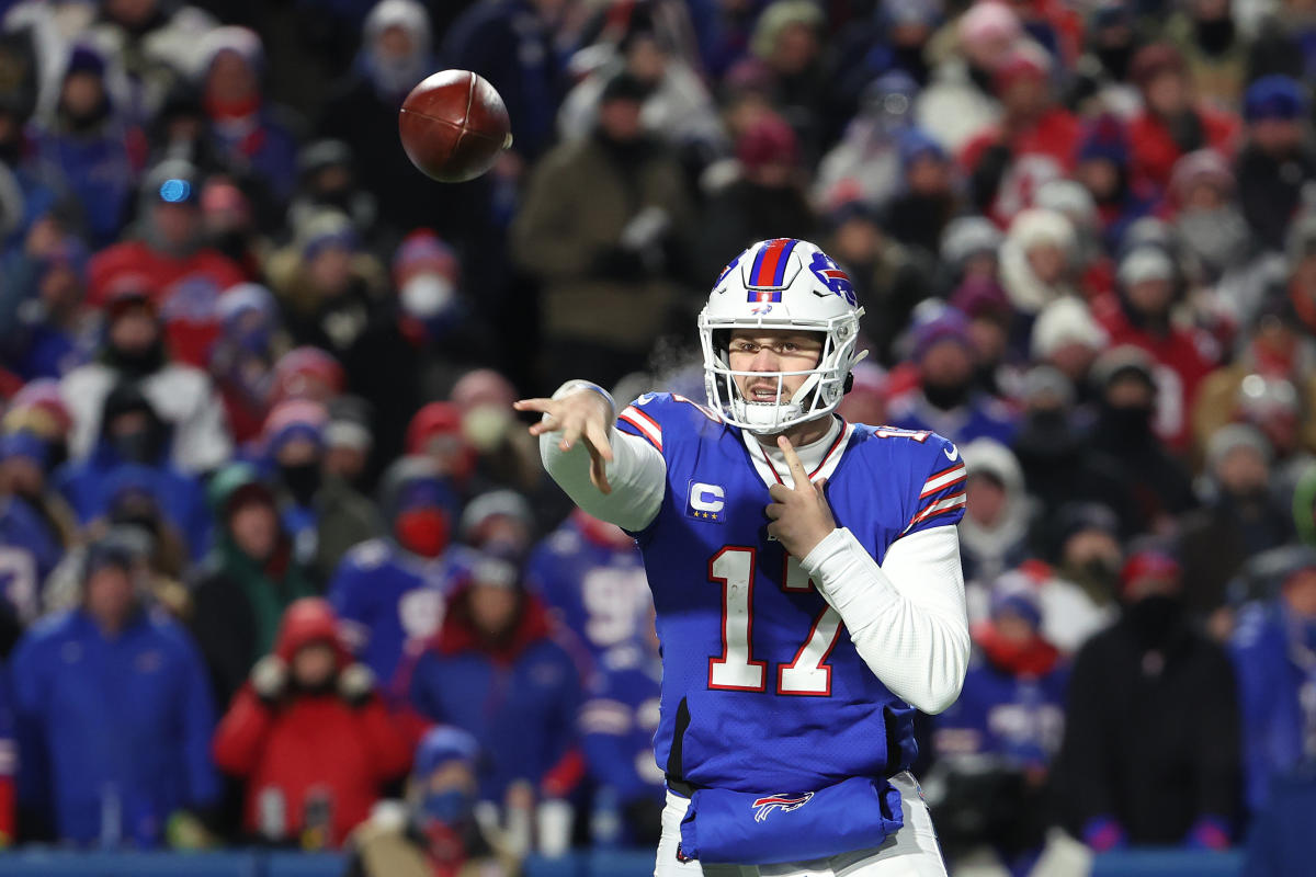 Bills-Patriots Odds: The AFC East Best Rivalry Takes TNF by Storm