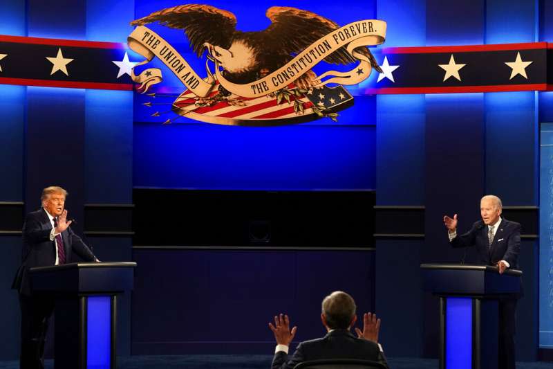 2020美國總統大選首場電視辯論，拜登與川普激烈交鋒。（美聯社）