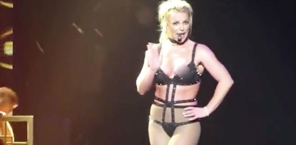 Whilst kicking off her Piece of Me tour in Maryland over the weekend, she suffered an unfortunate wardrobe malfunction. Source: YouTube / Salvatore Bellamo