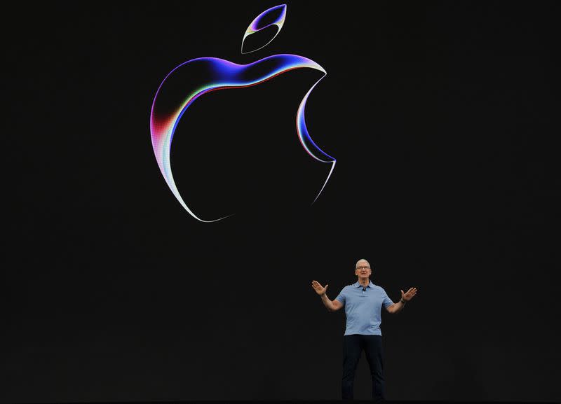 Foto del lunes del CEO de Apple, Tim Cook, en la conferencia anual de Apple en Cupertino, California