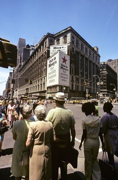 1974 Macy's, July 1974, New-York (Photo by Jean-Erick PASQUIER/Gamma-Rapho via Getty Images)