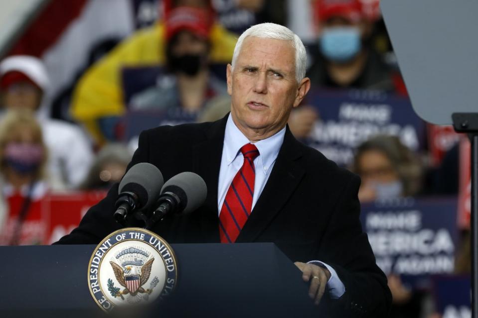 asesores-mike-pence-covid-campaña