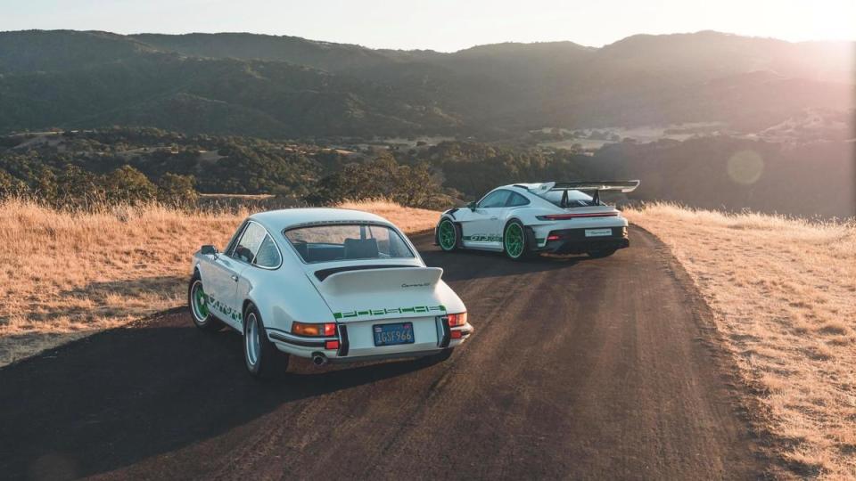 911 GT3 RS Tribute Carrera RS Package由GT系列和Style Porsche訂製 --- 是對1972年的911 Carrera RS 2.7的致敬之作。