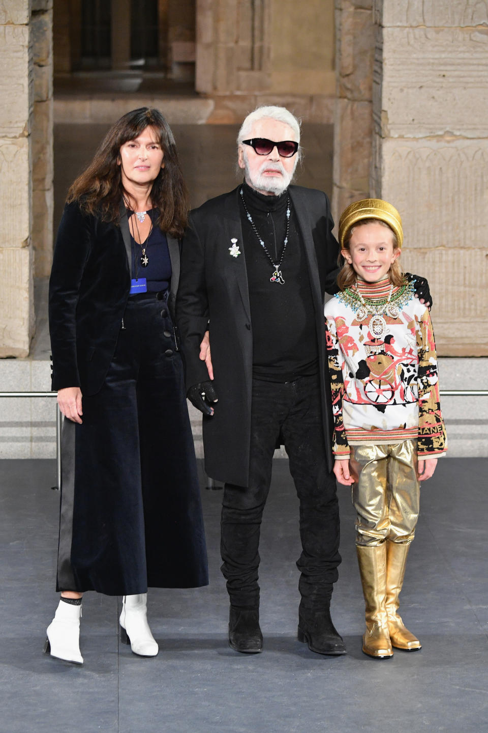 Virginie Viard (links) wird den verstorbenen Designer als Kreativdirektorin von Chanel ablösen. (Bild: Getty Images)