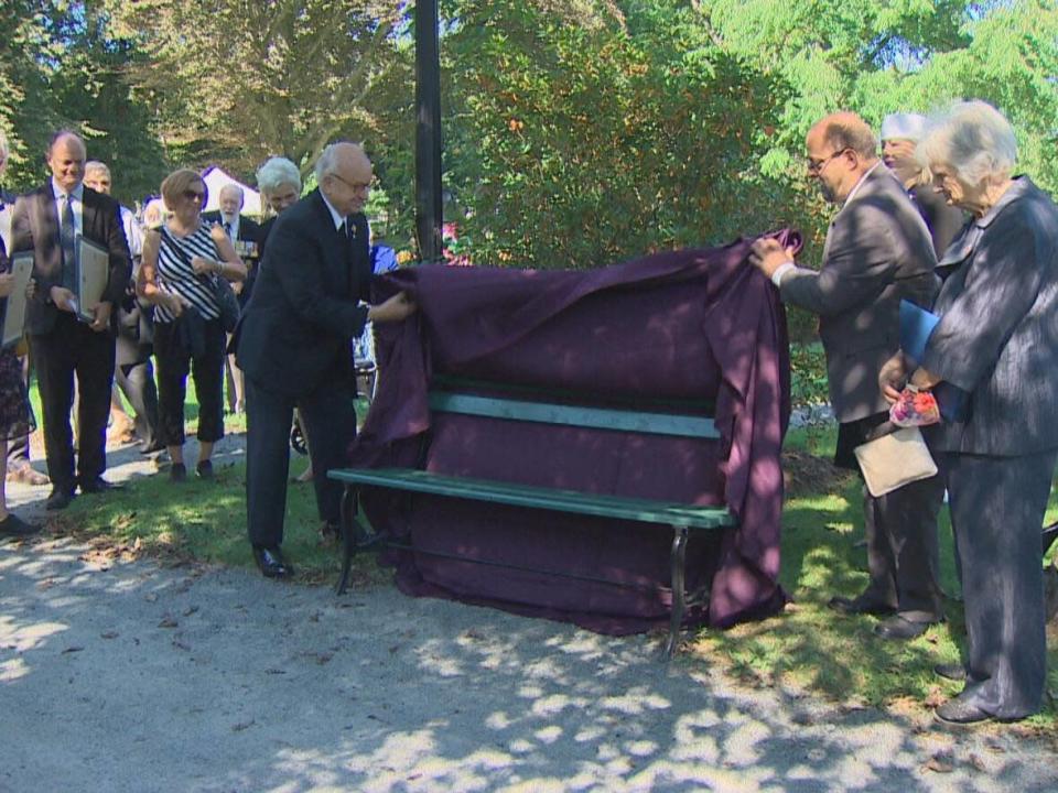 A bench commemorating Queen Elizabeth II's Platinum Jubilee was unveiled in the Halifax Public Gardens on Saturday, Sept. 10, 2022. (Jeorge Sadi/CBC - image credit)