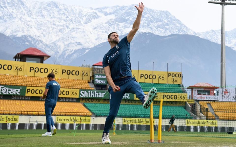 Mark Wood bowling in the nets