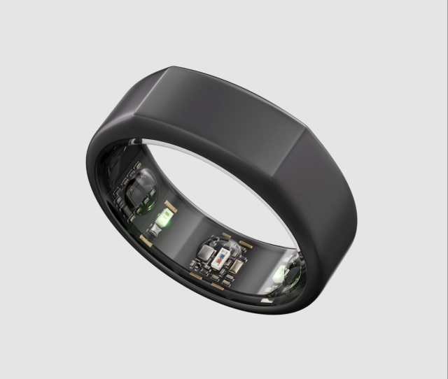 Oura ring review: Cosmo tests the celeb-fave sleep tracker