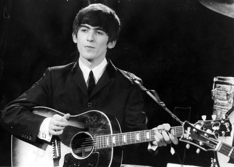 George Harrison (1943 - 2001) era cantante y guitarrista. 