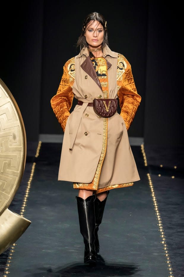 <p>A look from the Versace Fall 2019 collection. Photo: Imaxtree</p>