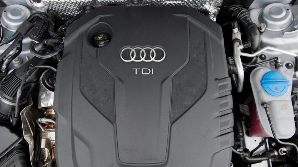Ein Dieselmotor TDI in einem Audi. Foto: Julian Stratenschulte