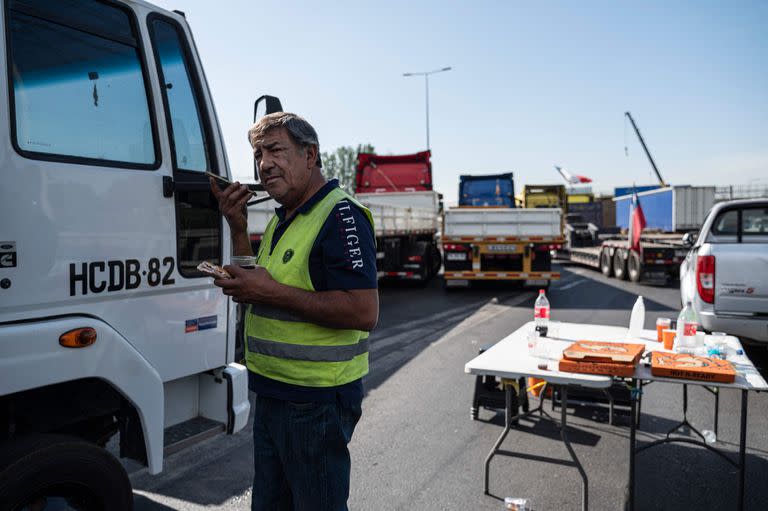 Un bloqueo de caminoes en la ruta cinco del norte de Chile