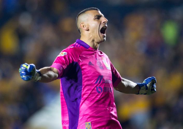 A pesar de sus críticas, Nahuel Guzmán ha sido un portero icónico en el futbol mexicnao. Con Tigres acumula 4 trofeos de liga y una Concachampions. (Foto: JULIO CESAR AGUILAR/AFP via Getty Images)