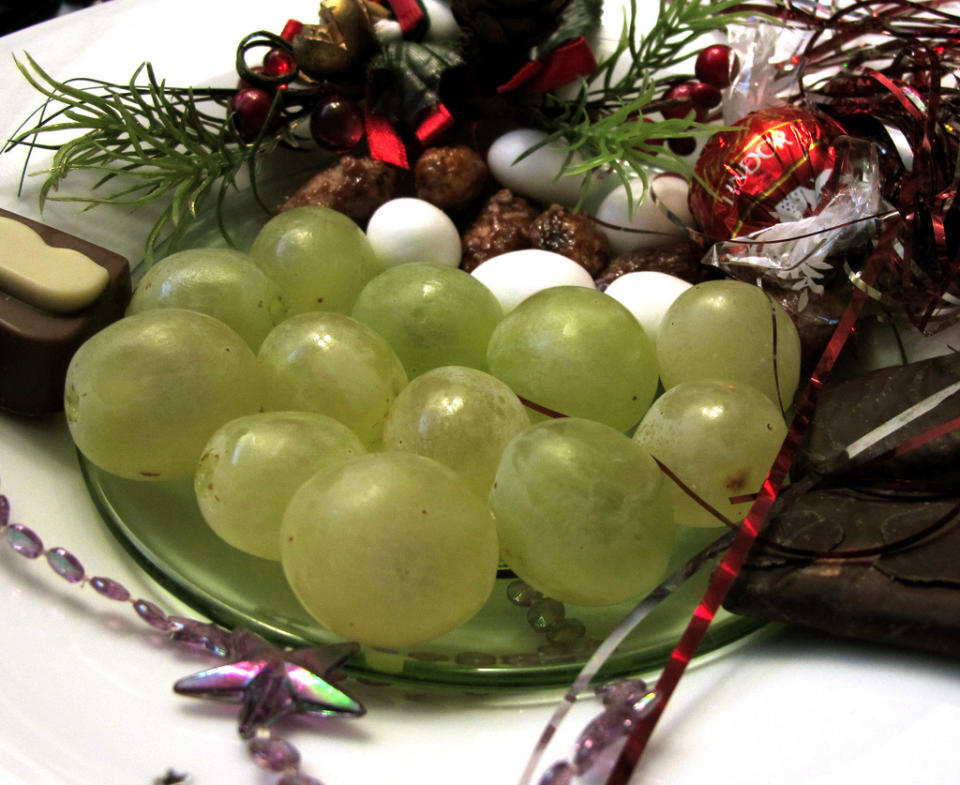 Twelve Grapes, twelve wishes