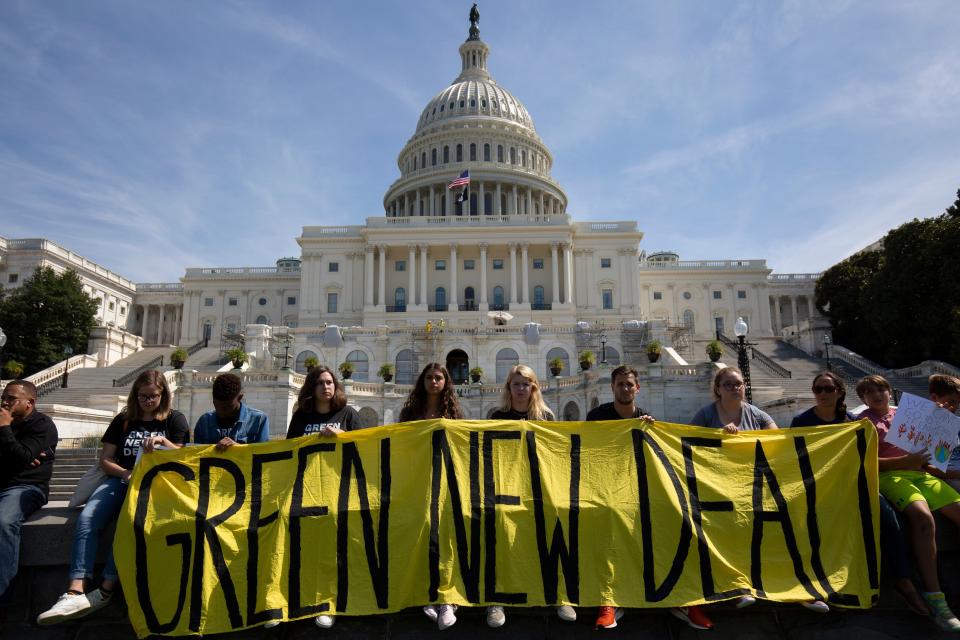 Students call for the Green New Deal in Washington, D.C.