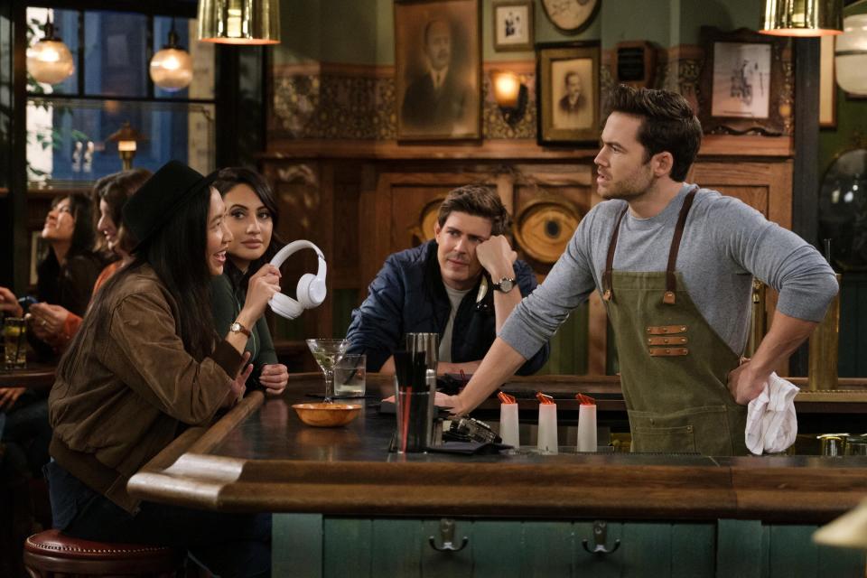 Tien Tran, Francia Raisa, Chris Lowell and Tom Ainsley in How I Met Your Father