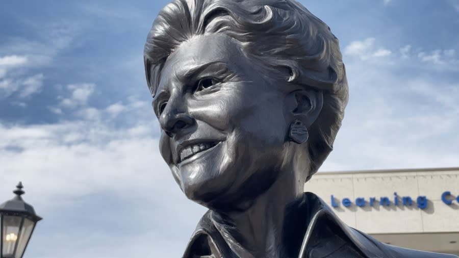 A bronze statue of Betty Ford outside of the Gerald R. Ford Presidential Museum.