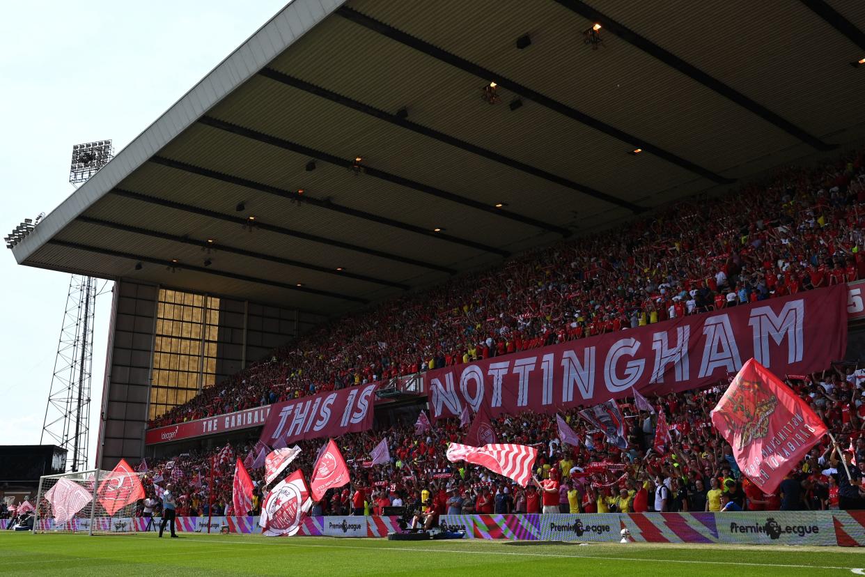 Afición del Nottingham Forest celebra la vuelta a la Premier League. (Photo by PAUL ELLIS/AFP via Getty Images)