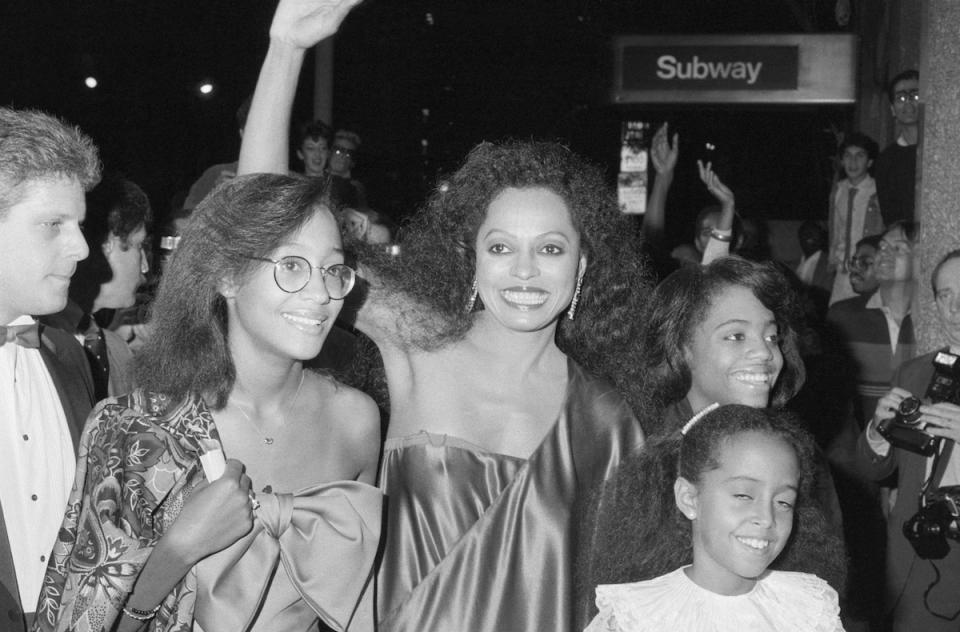 Dianan Ross waves to fans as she arrives for her performance at Radio City Music Hall with her daughters, Tracee, Rhonda, and Chudney.