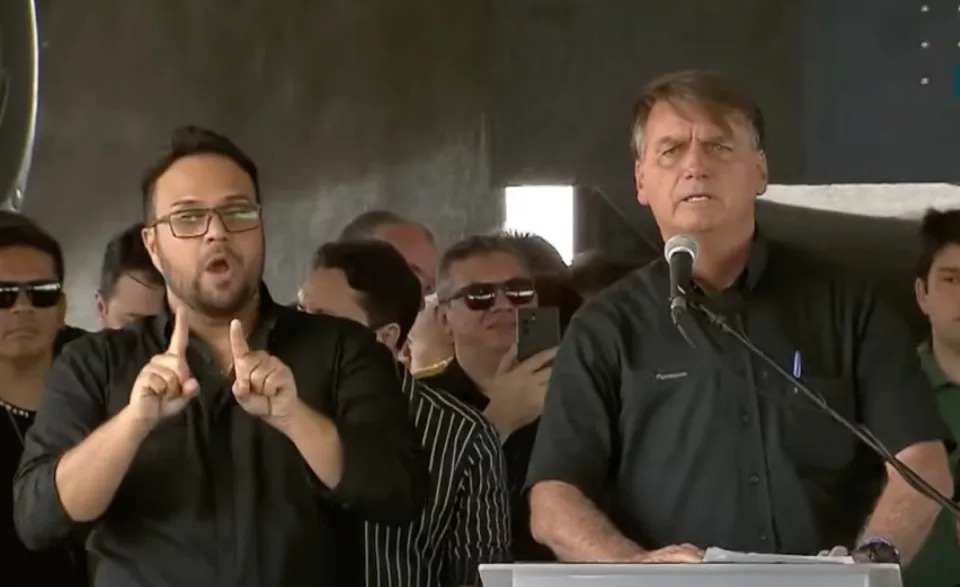 Bolsonaro diz que os votos ser&#xe3;o contados e que &#x002018;o bem vencer&#xe1;&#x002019; (Foto: Reprodu&#xe7;&#xe3;o/YouTube)