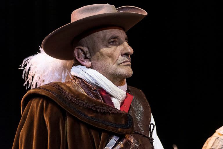 Gabriel Goity en uno de los ensayos de Cyrano, que se estrena el próximo miércoles en el Teatro San Martín