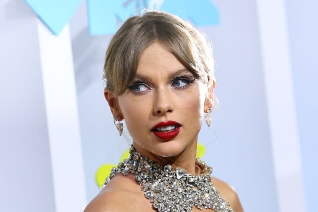 taylor-swift-tour-dates-fan-wedding-plans.jpg 2022 MTV Video Music Awards - Arrivals - Credit: Arturo Holmes/FilmMagic