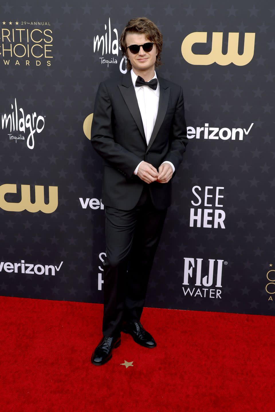 santa monica, california january 14 joe keery attends the 29th annual critics choice awards at barker hangar on january 14, 2024 in santa monica, california photo by frazer harrisongetty images