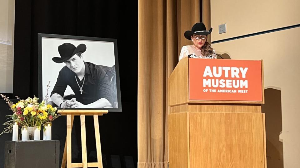 Nancy White Gamble, productora ejecutiva de la película, durante su participación en el homenaje a Julián Figueroa.