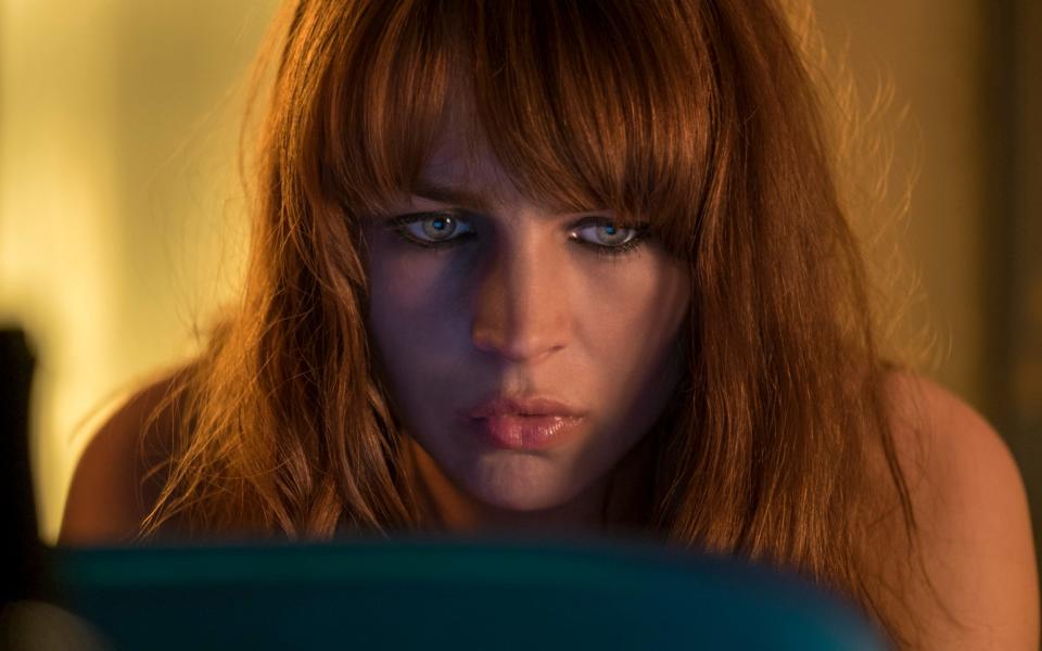 Britt Robertson as Sophia Marlowe in Girlboss - Credit: Karen Ballard/Netflix