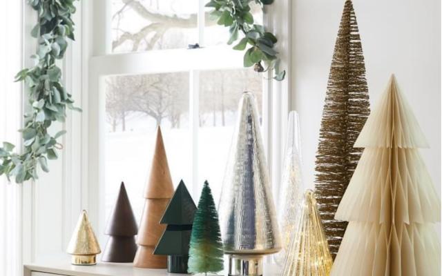 Deck Your Halls With The Best Minimalist Christmas Decor for a More Chic  Holiday Season