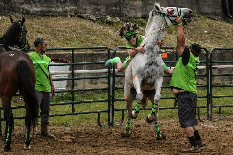 Indian relay race is run in Oklahoma