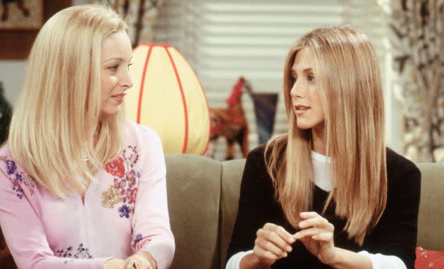 Lisa Kudrow and Jennifer Aniston on the set of Friends' sixth season