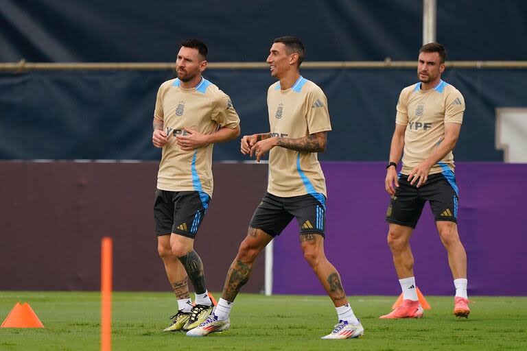 Messi, Di María y Tagliafico en el entrenamiento de la seleccion este jueves en la Universidad de Florida