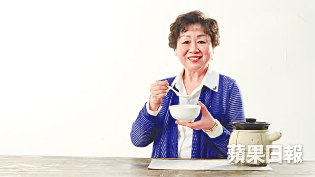 張佩芳（芳姐），烹飪導師及食療專欄作家。