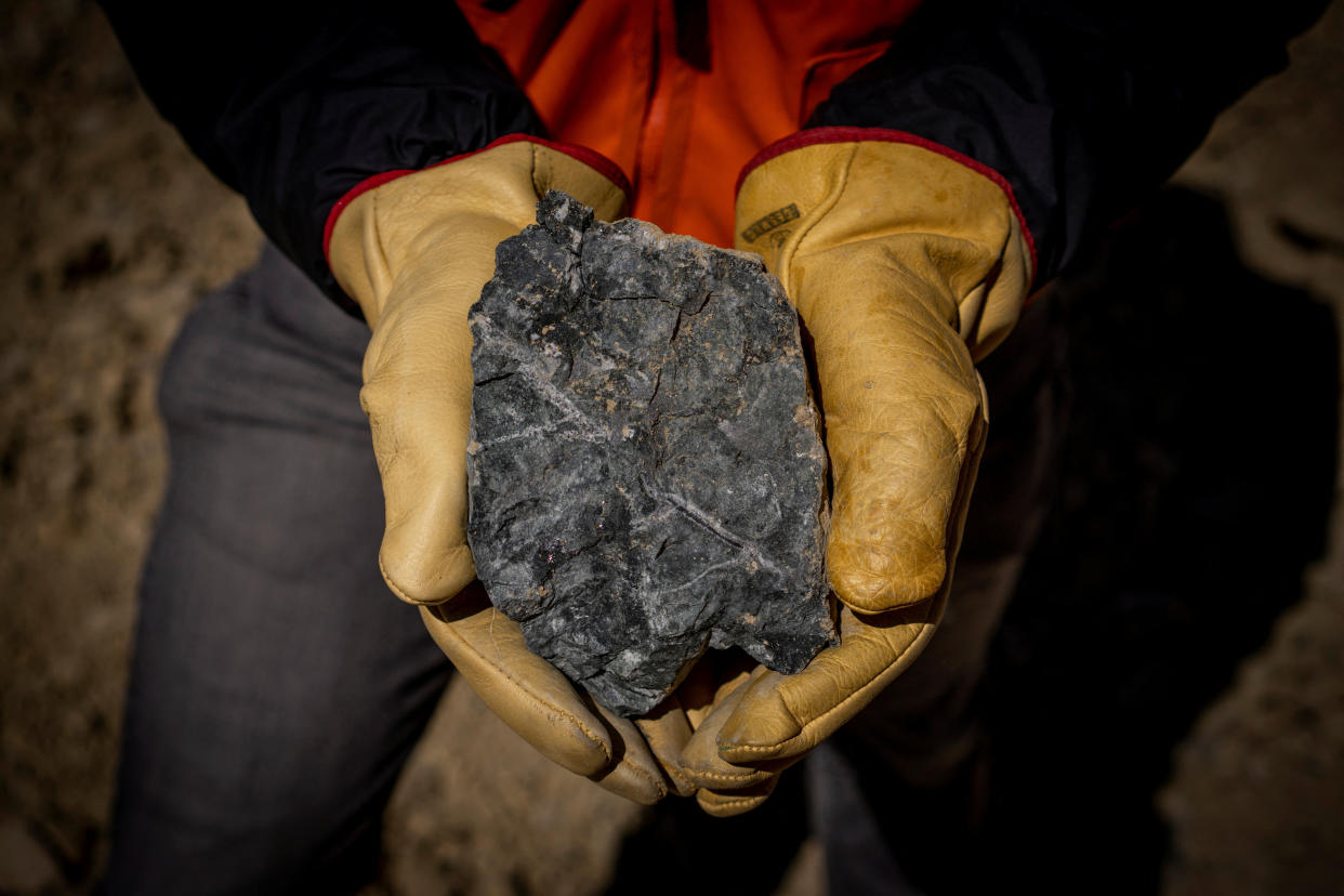 Das Metall, das die Welt bewegt: eine Gesteinsprobe in einer Kupfermine von Anglo American (Foto: Anglo American/Handout via REUTERS)