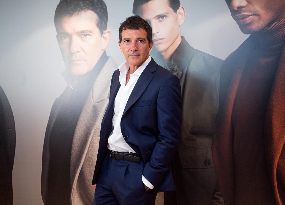 <p>The actor <a href="https://people.com/movies/antonio-banderas-tests-positive-coronavirus-60th-birthday/" rel="nofollow noopener" target="_blank" data-ylk="slk:announced his diagnosis;elm:context_link;itc:0;sec:content-canvas" class="link ">announced his diagnosis</a> on his 60th birthday on August 10, 2020, sharing a statement in Spanish on Twitter.</p> <p>"Greetings to you all. I want to make public that today, the 10th of August, I am forced to celebrate my 60th birthday in quarantine after [testing] positive for COVID-19," Banderas said, according to a translation.</p> <p>"I would like to add that I'm relatively fine," Banderas wrote, "just a little bit more tired than usual and hoping that I will recover as soon as possible by following the doctor's indications that I hope will allow me to get over the infection that I'm suffering and is affecting me so many people around the planet."</p> <p>Banderas said he plans to "take advantage" of isolation by reading, writing, resting, and continuing to make "plans to begin to give meaning to my new 60 years."</p> <p>"A big hug for all of you," he concluded his statement, according to a translation.</p>