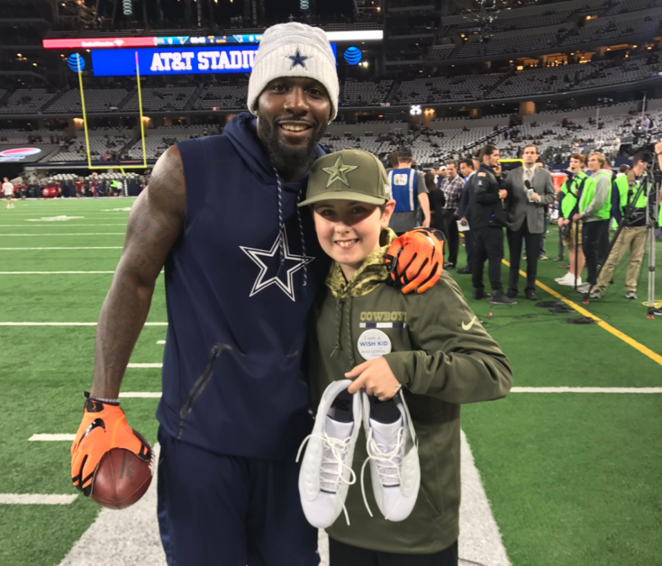 Dez Bryant and a Make-A-Wish fan. (Via @dallascowboys)